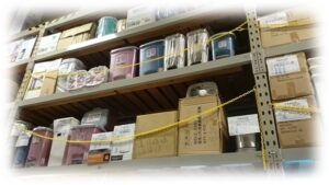 倉庫中的鏈條保護商品不墜落，同時清晰展示商品，非常適合商場的有序管理。